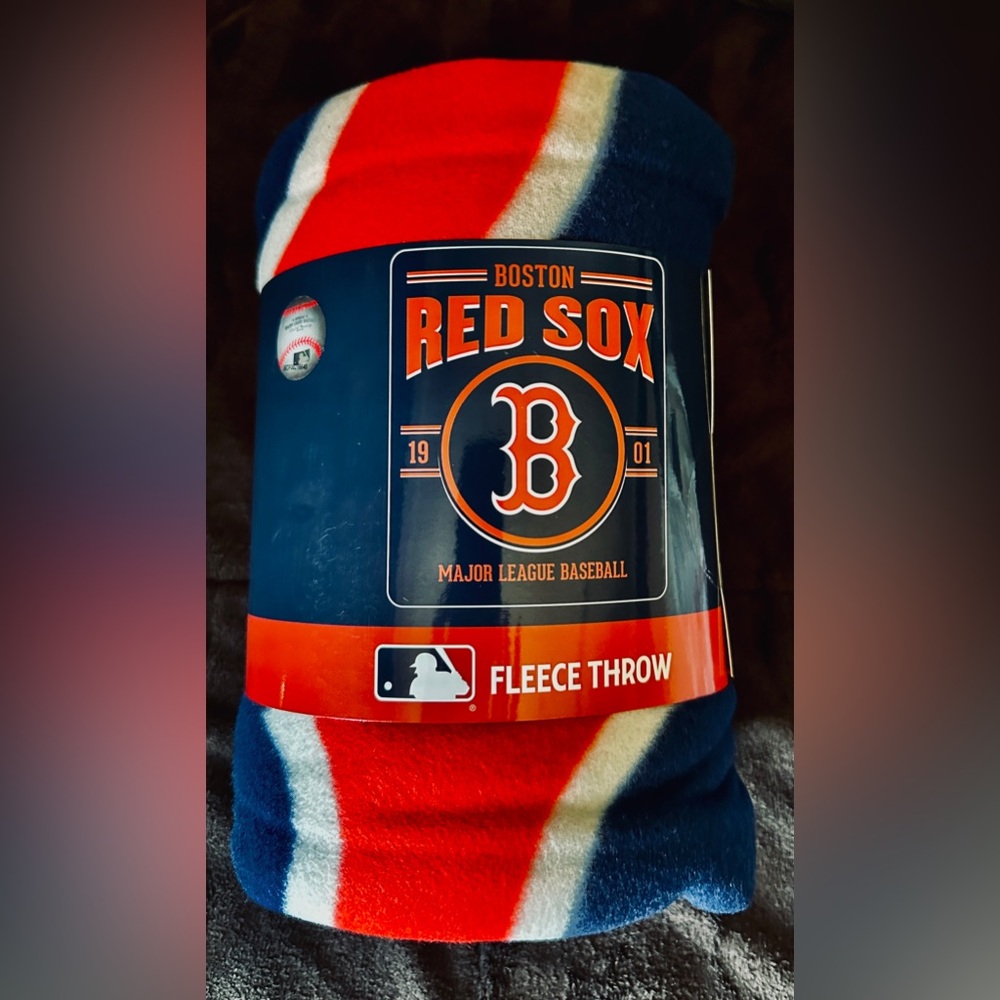 Boston Red Sox Fleece Throw Blanket Major League Baseball 50” x 60”